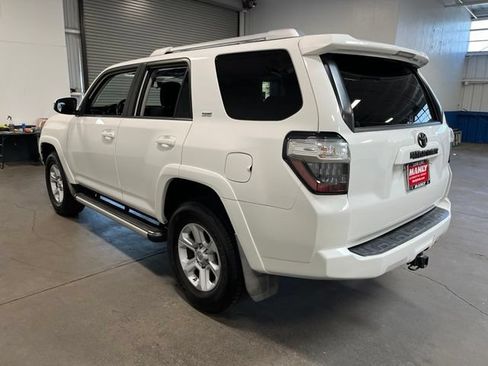 Used 2017 Toyota 4Runner SR5 AWD/4WD image 5