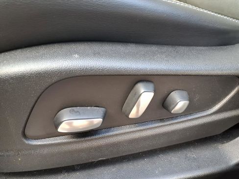 Certified 2023 Cadillac XT5 Premium Luxury image 16