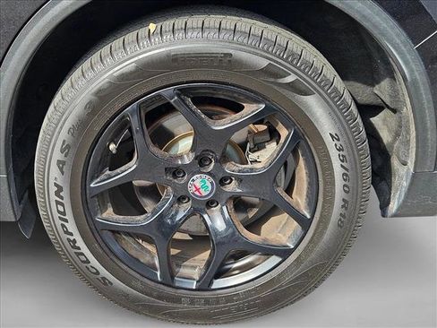 Used 2019 Alfa Romeo Stelvio AWD image 7