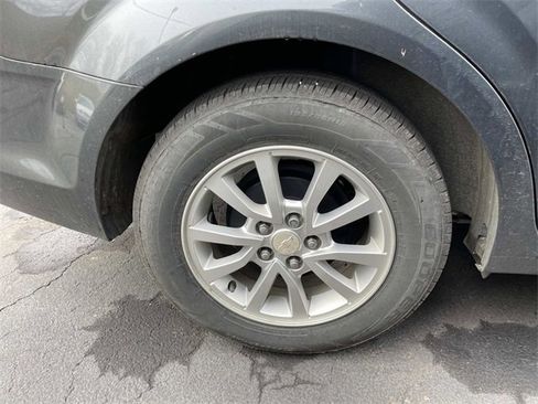 Used 2019 Chevrolet Sonic LT image 8