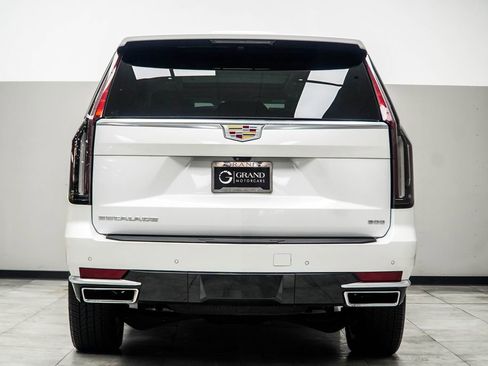 Used 2022 Cadillac Escalade Premium Luxury Platinum w/ Heavy-Duty Trailer Package image 11