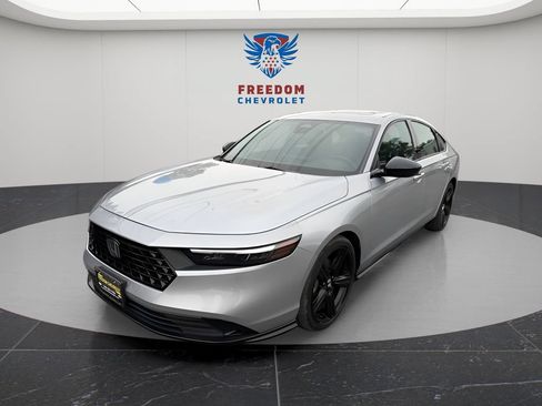 Used 2024 Honda Accord Sport image 1