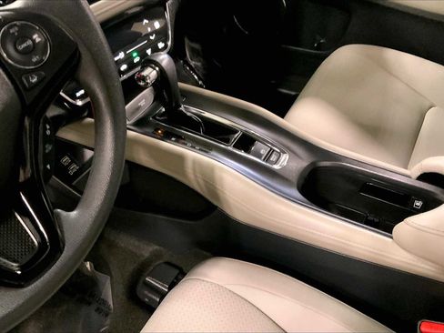 Used 2019 Honda HR-V EX image 17