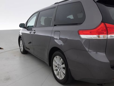 Used 2014 Toyota Sienna XLE AWD/4WD image 13