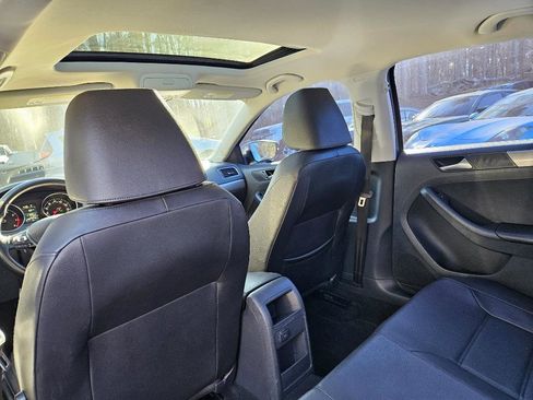 Used 2016 Volkswagen Jetta SE image 24