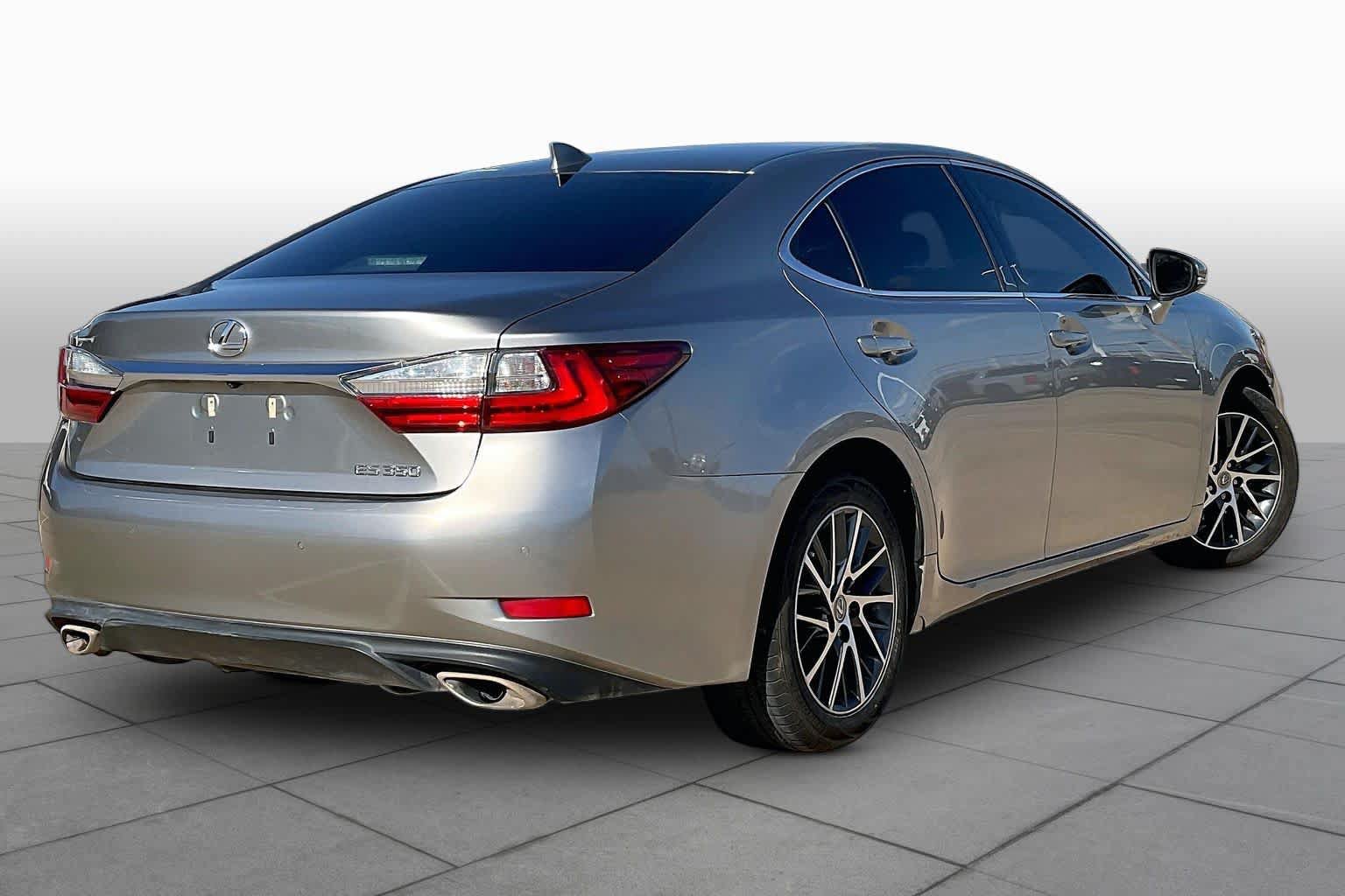 Used 2017 Lexus ES 350 w/ Navigation System Package FWD image 12