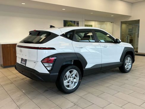New 2026 Hyundai Kona SE image 7