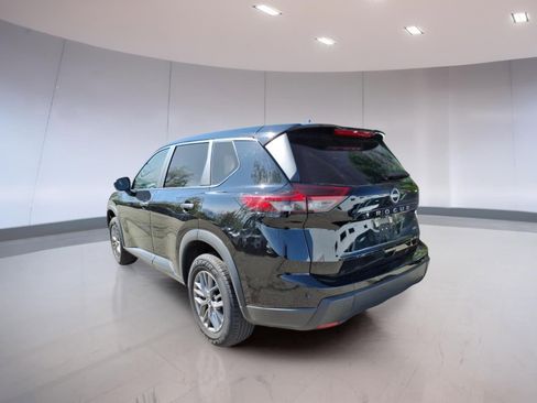 Used 2024 Nissan Rogue S AWD/4WD image 3