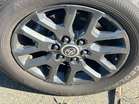 Certified 2024 Toyota Sequoia Platinum AWD/4WD image 17