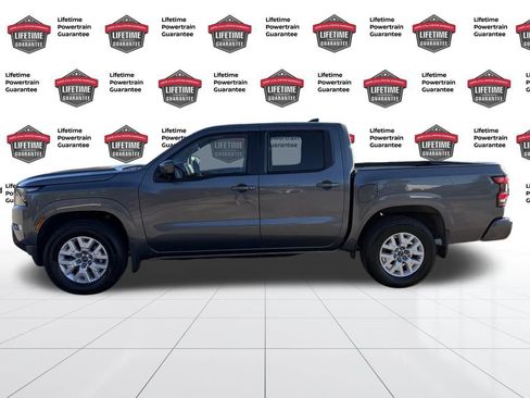 Certified 2022 Nissan Frontier SV image 2