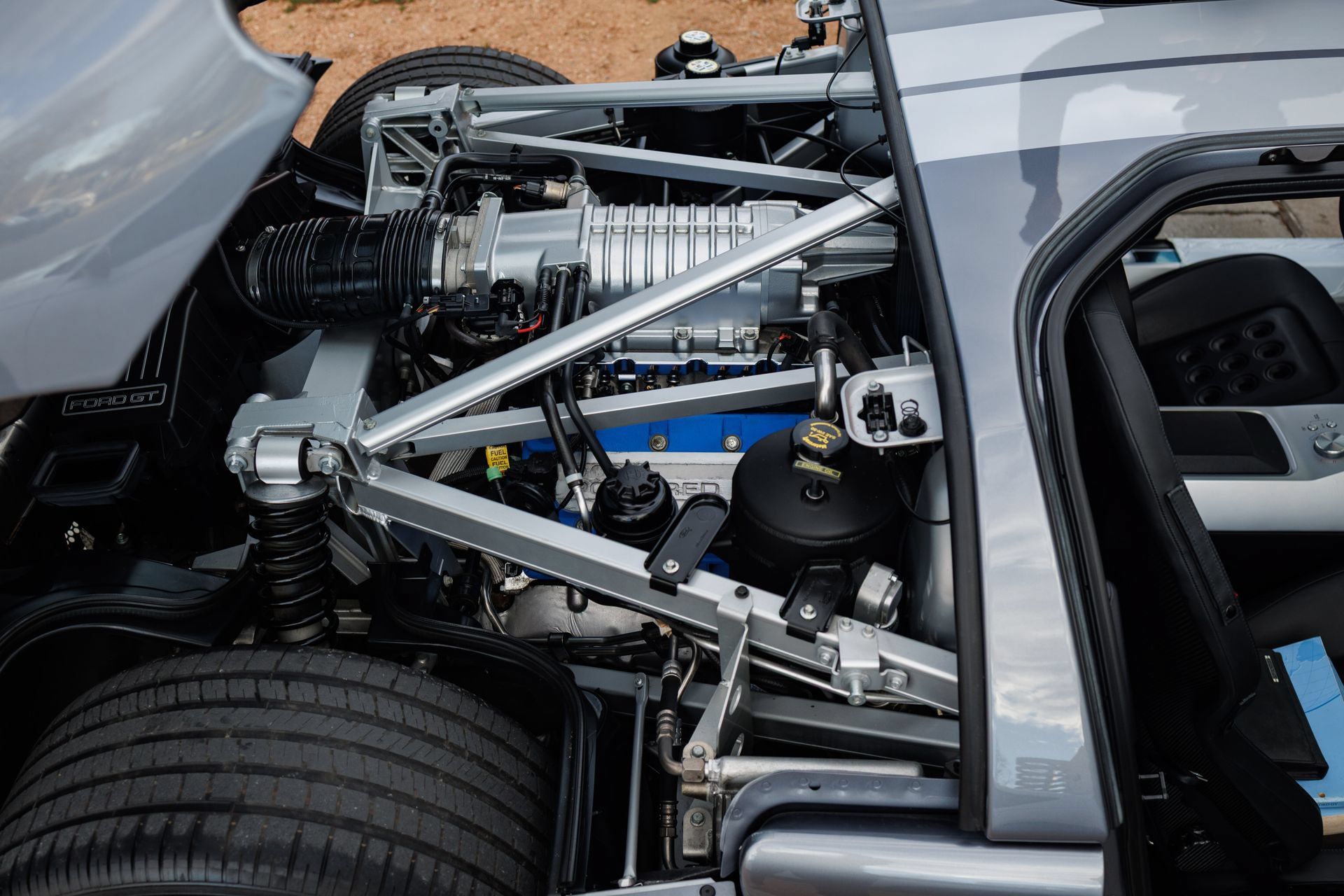 Used 2006 Ford GT RWD image 92