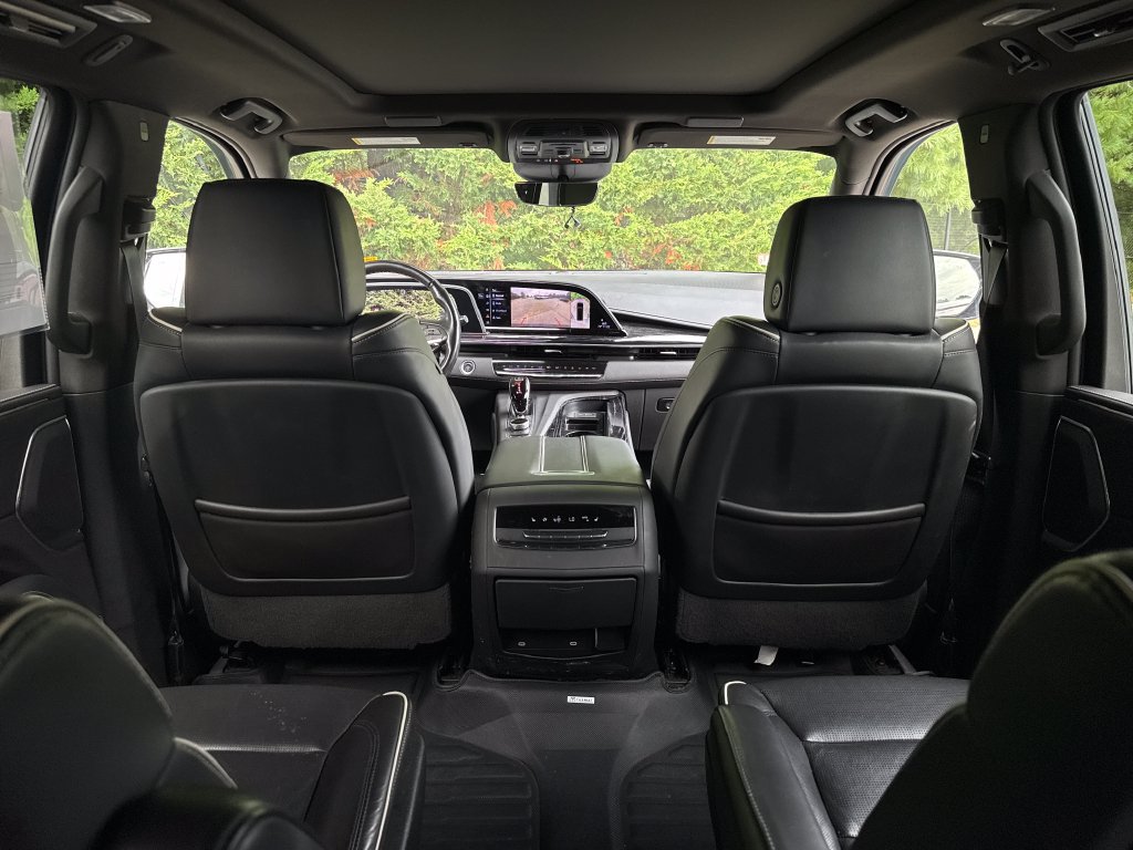 Used 2022 Cadillac Escalade ESV Sport w/ Touring Package AWD/4WD image 20