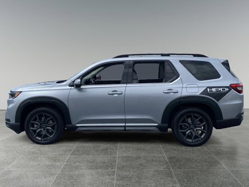 Used 2023 Honda Pilot Touring image 2