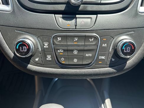 Used 2023 Chevrolet Malibu LT FWD image 23