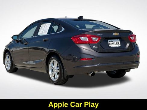 Used 2017 Chevrolet Cruze LT FWD image 4