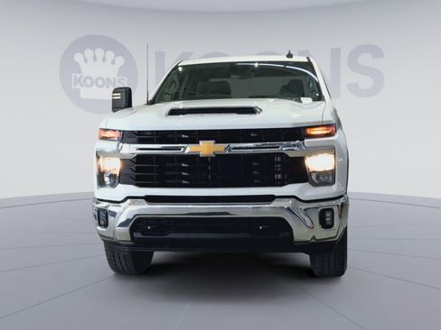 Used 2025 Chevrolet Silverado 2500 LT image 4