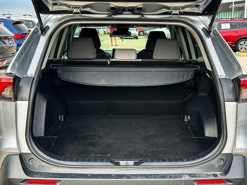 Used 2020 Toyota RAV4 XLE image 29