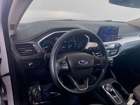 Used 2020 Ford Escape SE image 11