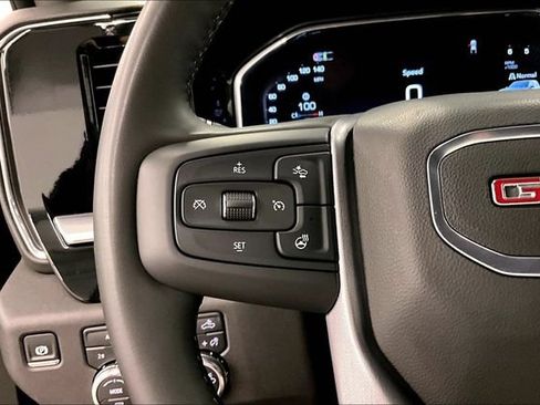 Used 2025 GMC Sierra 1500 SLE w/ Preferred Package AWD/4WD image 25