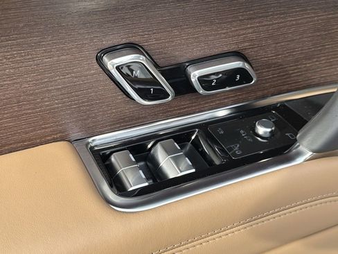 New 2026 Land Rover Range Rover Long Wheelbase SE image 21