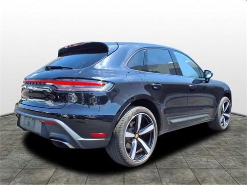 Used 2024 Porsche Macan image 4