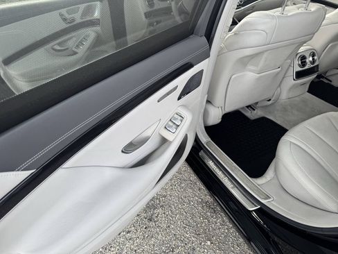 Used 2015 Mercedes-Benz S 550 4MATIC Sedan image 11