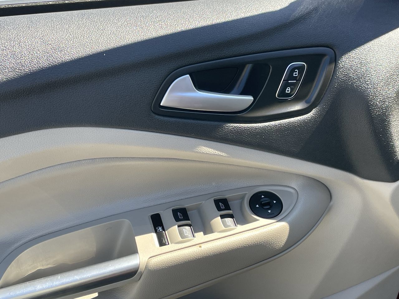 Used 2018 Ford Escape SEL AWD/4WD image 13