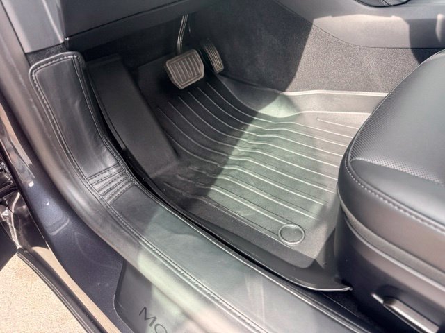 Used 2024 Tesla Model 3 Standard Range RWD image 12