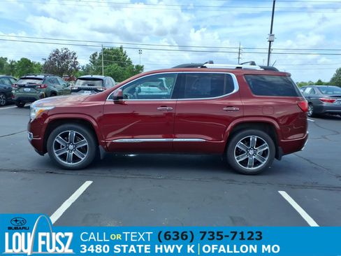 Used 2017 GMC Acadia Denali w/ Technology Package FWD image 4