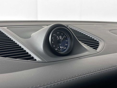 Certified 2025 Porsche Macan image 17