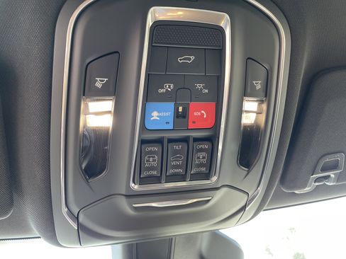 New 2025 Jeep Grand Cherokee Limited w/ Luxury Tech Group II image 55