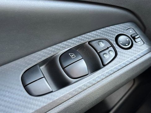 Used 2024 Nissan Altima 2.5 SV FWD image 23