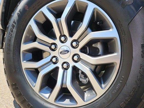 Used 2022 Ford F150 Lariat w/ Equipment Group 501A Mid image 9