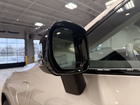 Used 2024 Volvo XC60 T8 Ultimate image 14