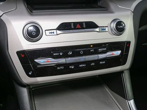 Used 2023 Ford Explorer XLT w/ Equipment Group 202A AWD/4WD image 26