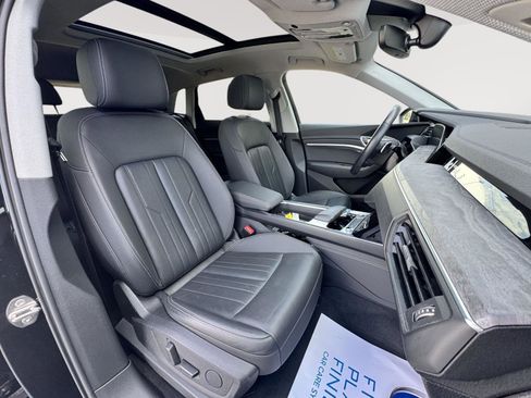 Used 2021 Audi e-tron Premium w/ Convenience Plus Package image 26