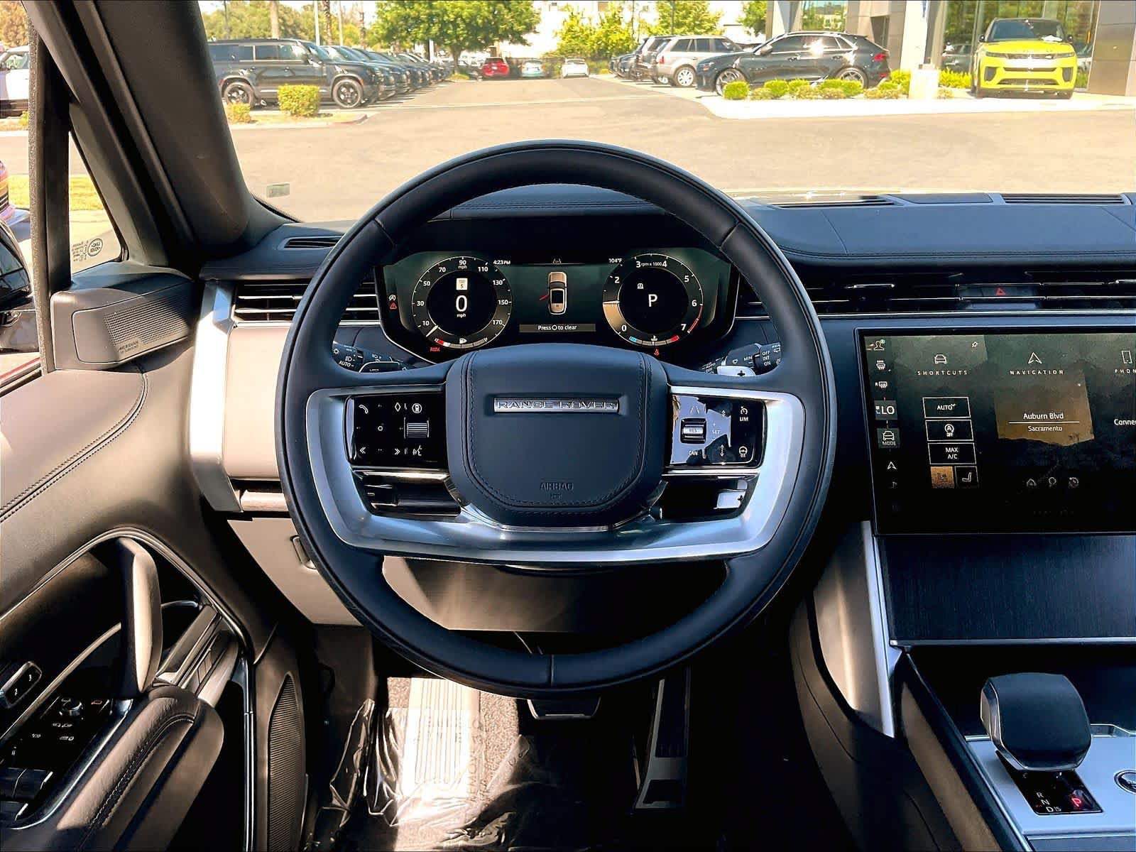 New 2026 Land Rover Range Rover Long Wheelbase SE AWD/4WD image 15