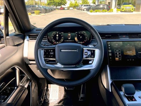 New 2026 Land Rover Range Rover Long Wheelbase SE AWD/4WD image 15