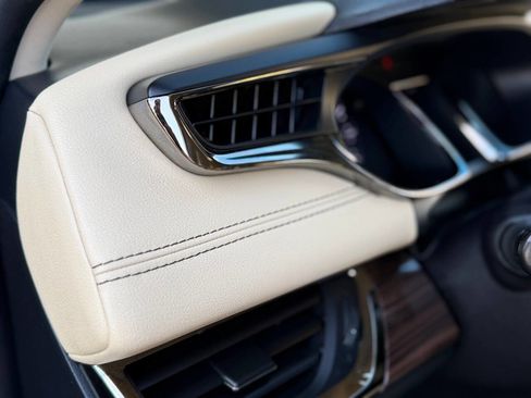 Used 2014 Toyota Avalon Limited image 18