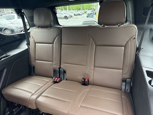 Used 2023 Chevrolet Tahoe High Country w/ Premium Package 2 AWD/4WD image 25