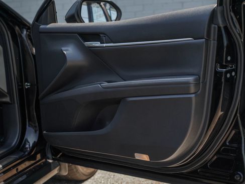 Used 2019 Toyota Camry XLE FWD image 22