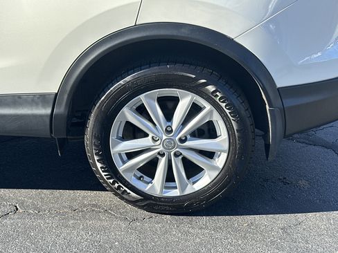 Used 2017 Nissan Rogue Sport SV w/ SV Premium Package image 21