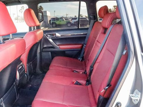 Used 2023 Lexus GX 460 Premium w/ Premium Package image 20