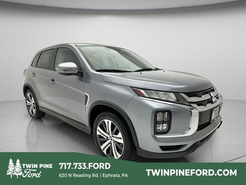 Used 2025 Mitsubishi Outlander Sport SE AWD/4WD image 1