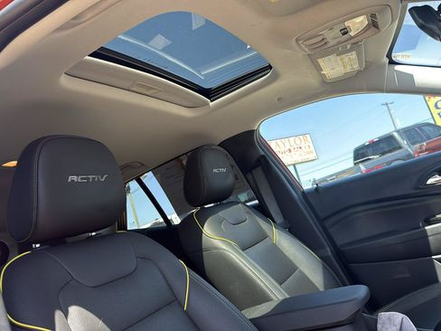 Used 2024 Chevrolet Trax ACTIV w/ Sunroof Package FWD image 38