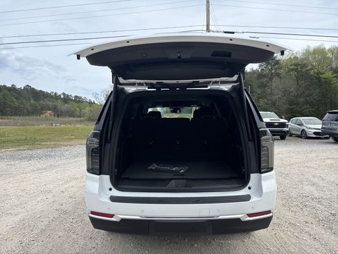 New 2026 Chevrolet Suburban LT w/ Comfort Package image 26