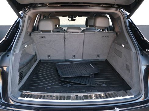 Used 2019 Porsche Cayenne image 27