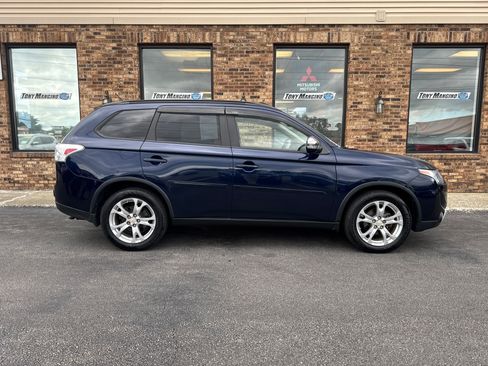 Used 2015 Mitsubishi Outlander SE AWD/4WD image 6