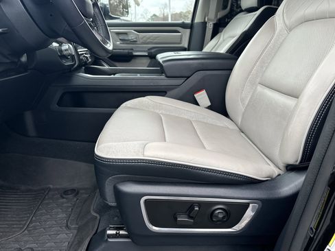 Used 2024 RAM 1500 Limited image 11