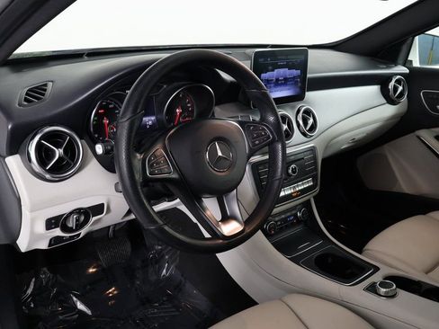 Used 2019 Mercedes-Benz GLA 250 image 7